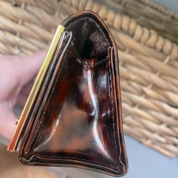 Authentic Tory Burch vintage tortoise shell sunglasses w/original case. - Picture 9 of 10